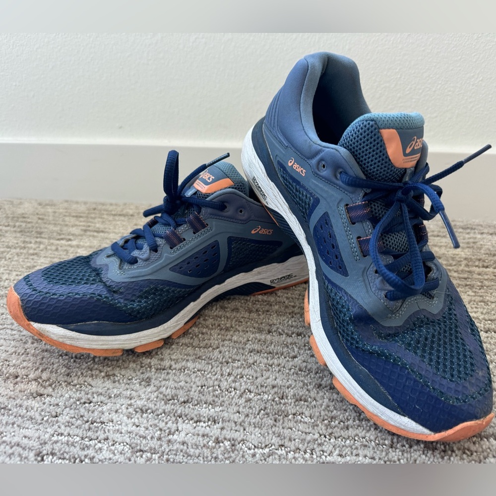 Asics Women's Shoes GT-2000 6, size 8.5